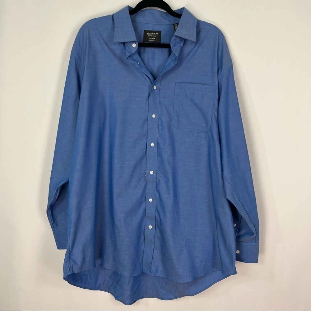 2/$30 Nordstrom Men’s Shop Non-Iron Blue Button Up sz 17.5 34
